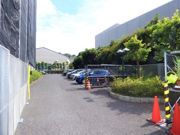 シャルマンコーポ第３朝霞 駐車場