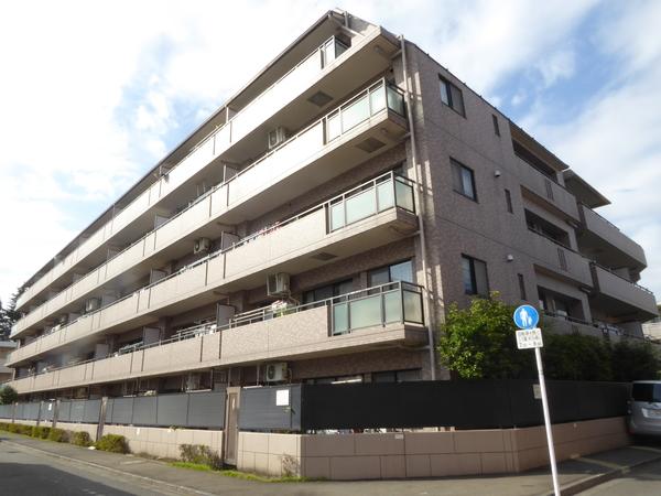 ●重厚感のある低層マンション