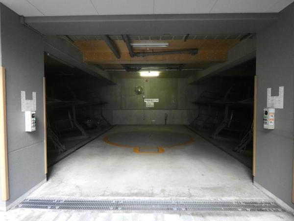 ライオンズマンション横浜桜木町 駐車場