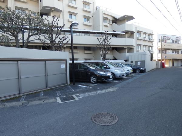 ベルシェ松戸Ⅱ 駐車場