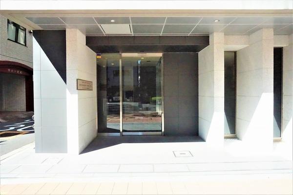 オープンレジデンシア神楽坂並木通り エントランス
