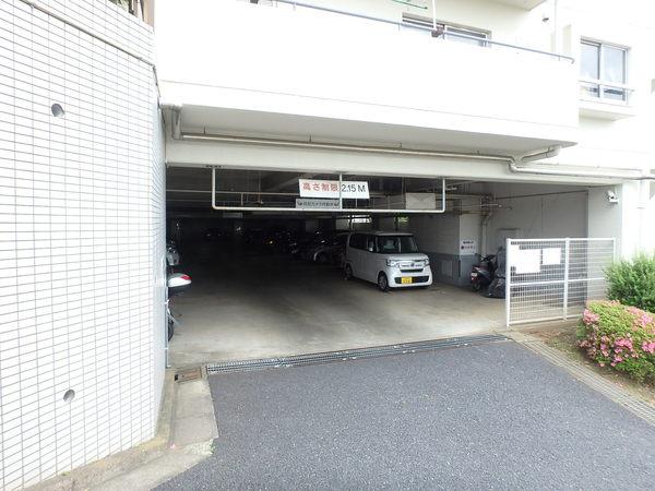久末アーバンコンフォート 駐車場