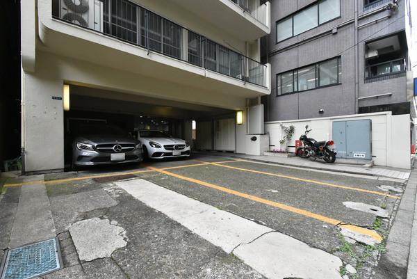 元赤坂マンション 駐車場