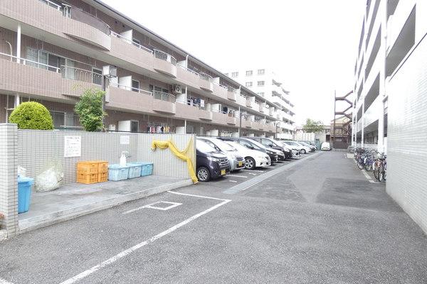 ヴェラハイツ草加松原 駐車場