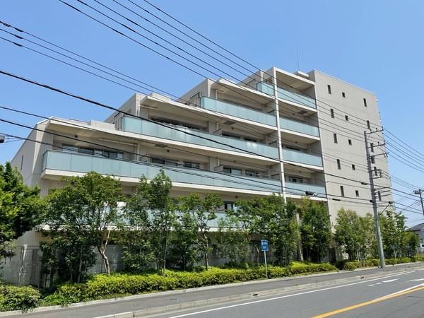 外壁は約150〜180mmを確保。耐火性・耐久性