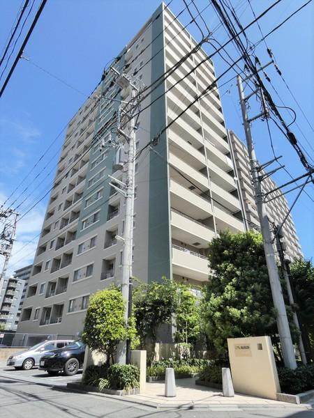 大宮駅から徒歩7分。角地に面していながら