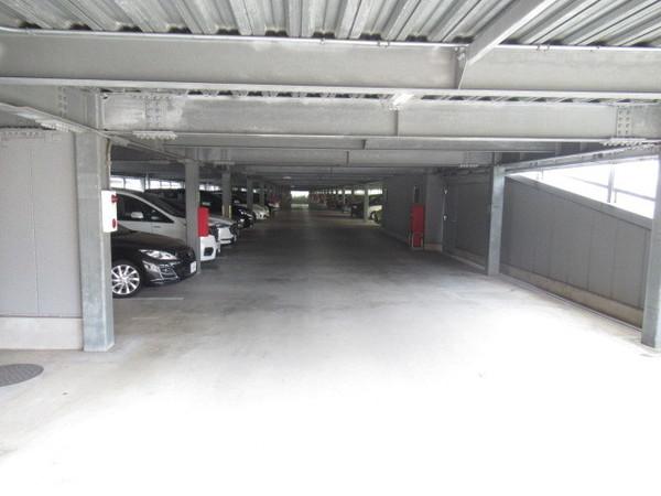 クレストフォルム市川南ウッドスクエア 駐車場