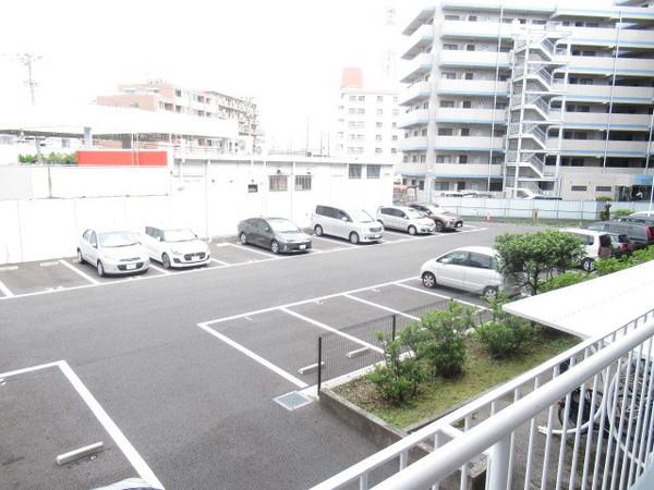 原木キャピタルコータス 駐車場