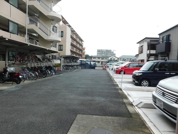 クリオ綱島十番館 駐車場