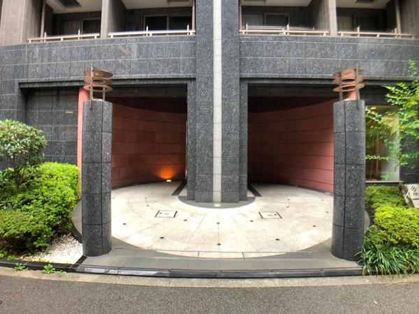 パレステュディオ新宿御苑駅前 エントランス