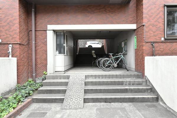 成城学園サマリヤマンション エントランス