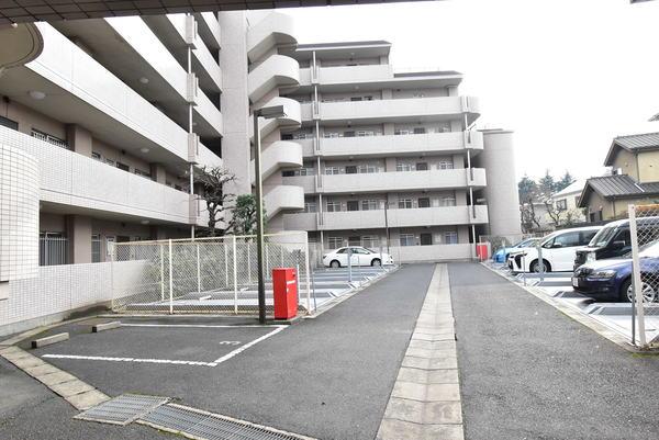 葛城ハイム 駐車場