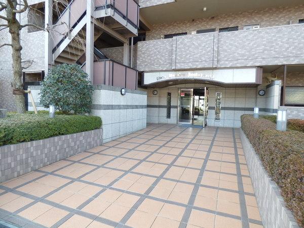ライオンズマンション朝霞本町 エントランス