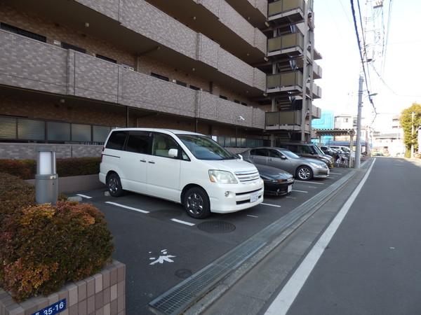 ライオンズマンション朝霞本町 駐車場