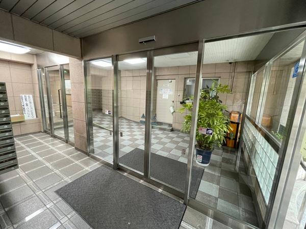 竹の塚マンション エントランス