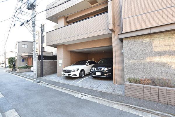 コスモ広尾 駐車場