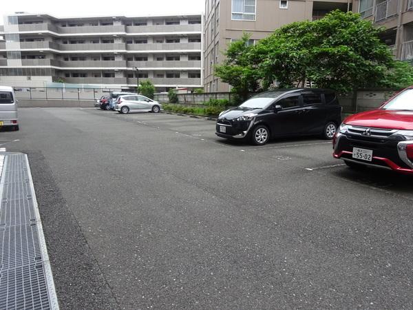 豊栄綱島マンションＡ棟 駐車場