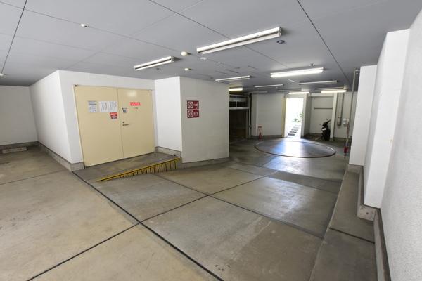 クオリア銀座 駐車場