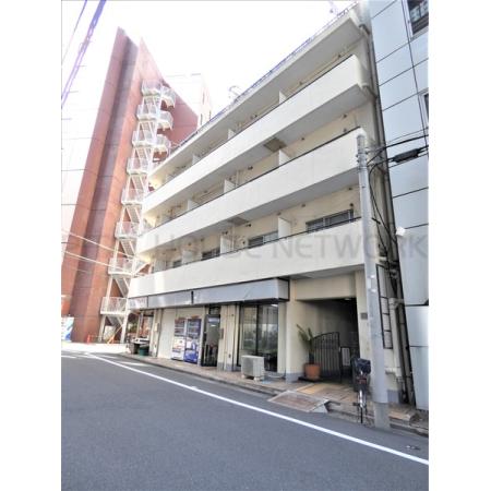 白を基調とした外観