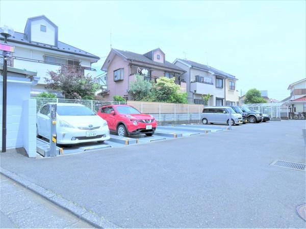 ウエストハイム国立 駐車場