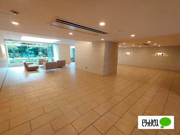 ブランズ市が尾ガーデン ロビー