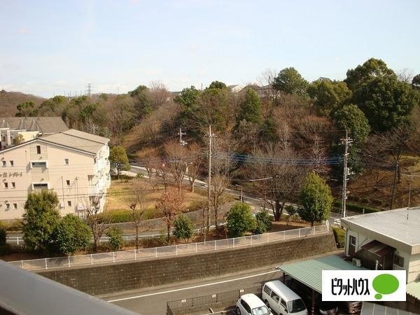 レーベン多摩永山ＧＡＲＤＥＮ　ＨＩＬＬＳ 眺望