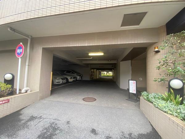 パシフィックパレス駒沢公園 駐車場