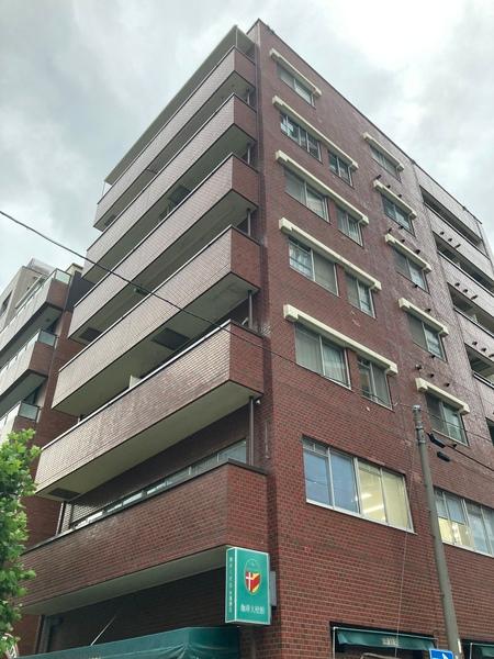 1階に喫茶店あり