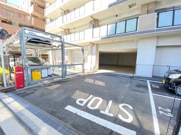 サンクレイドル東神奈川 駐車場