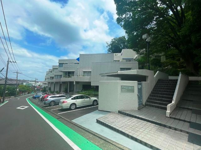 東急ドエル桜台コートビレジ２ブロック 駐車場
