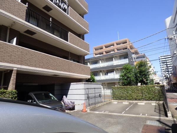 ベルシャトゥ上福岡 駐車場