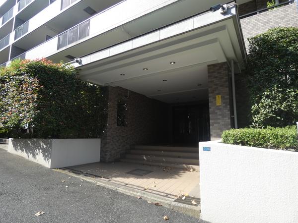 シティクレスト横浜妙蓮寺センターコート エントランス