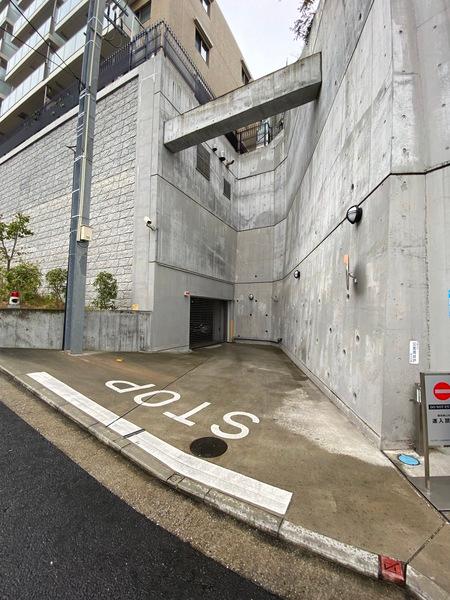 パレステージ山手石川町〜泉の丘〜 駐車場