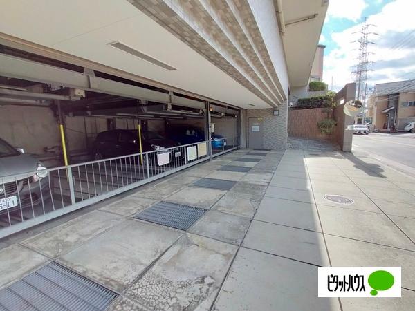アドヴァンス獅子ヶ谷 駐車場