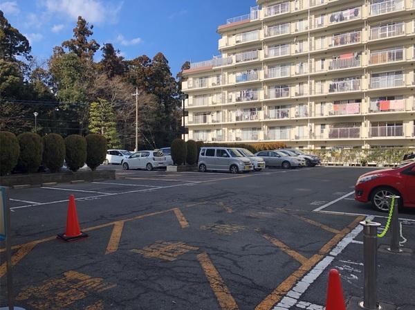 成田中央公園スカイハイツＢ棟 駐車場