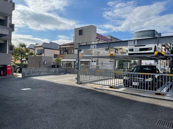 コスモ市川ガーデンコート 駐車場