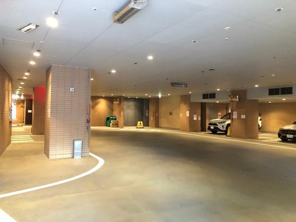 プラウドタワー千代田富士見 駐車場