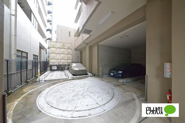 クリオ川崎伍番館 駐車場