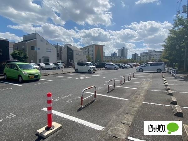 みさと団地 駐車場