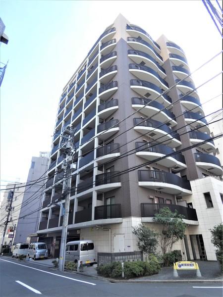 大通から入った環境にたたずみます