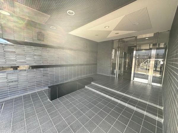ローズガーデン行徳壱番館 エントランス
