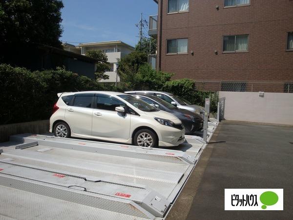 ステイツ府中けやき通り 駐車場