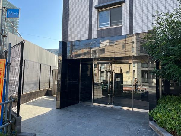 リシュブール四つ木 エントランス