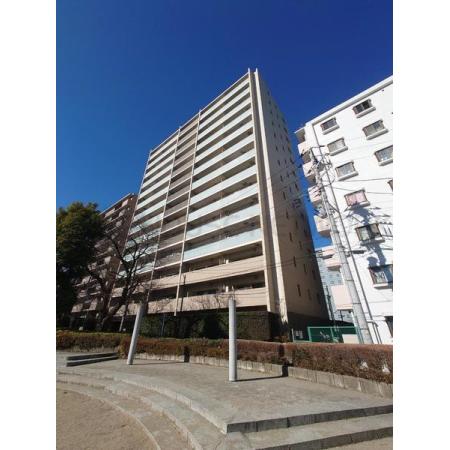 マンション前面が北原公園のため陽当たり良