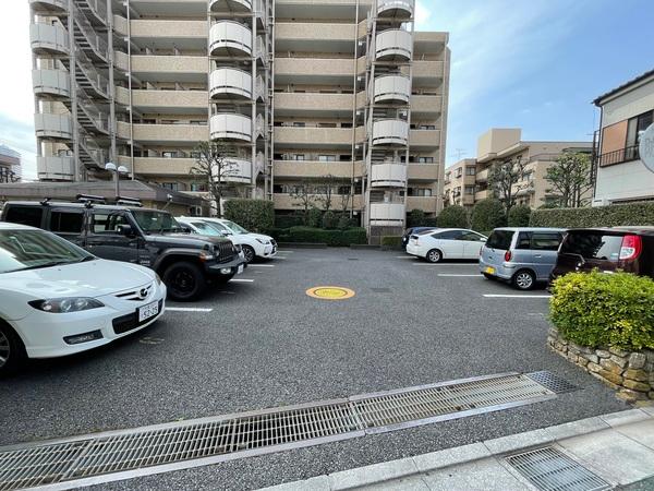川口5丁目パークホームズ 駐車場