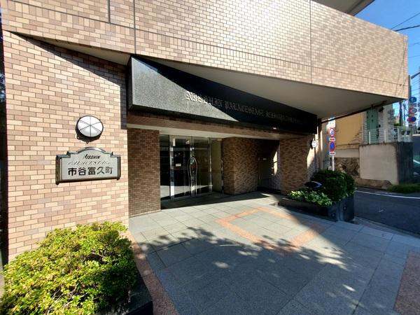日神パレステージ市谷富久町 エントランス