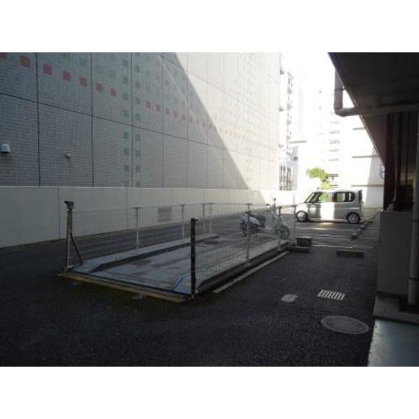 秀和第二月島レジデンス 駐車場