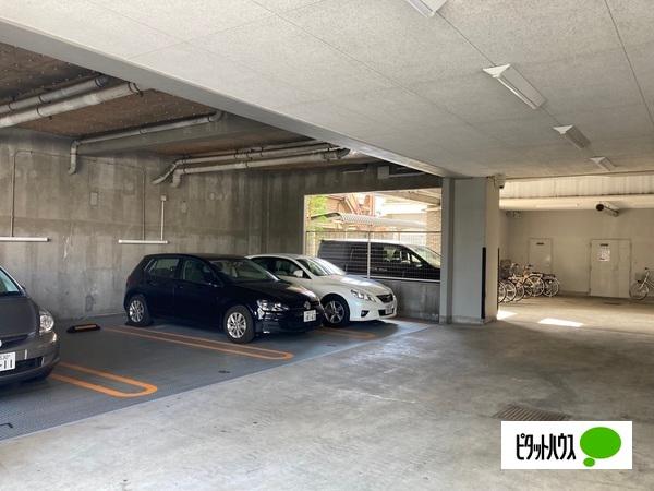 ダイアパレスグランデージ池袋 駐車場