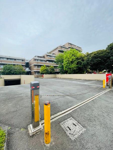 オークラハイム綱島 駐車場