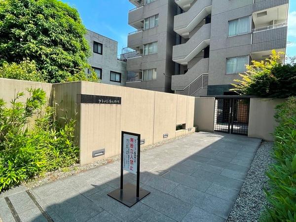 グランディ市谷柳町 エントランス